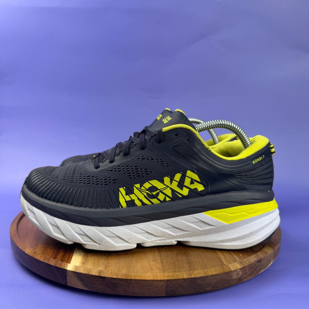 MENS HOKA ONE BONDI 7 SIZE 8